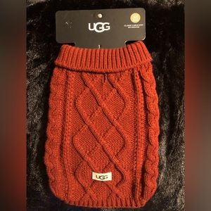 UGG classic cable knit pet sweater, size M burgundy color